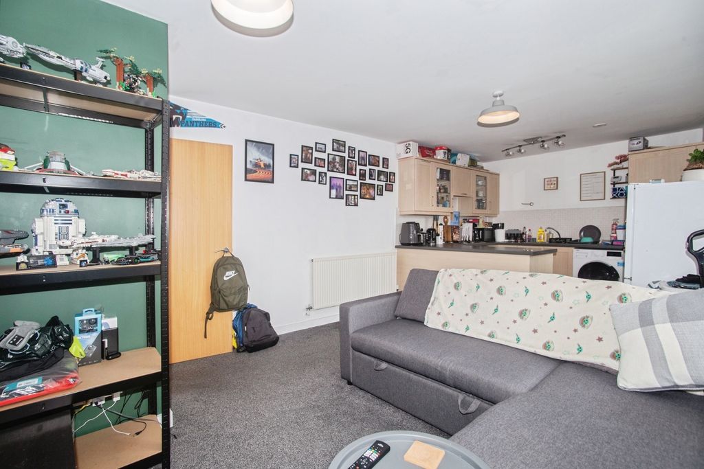 Property photo 2 of 14 Pbox-Img.Jpg