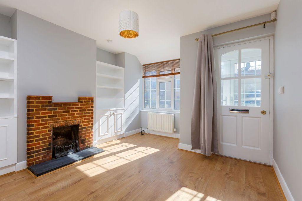 Property photo 3 of 12