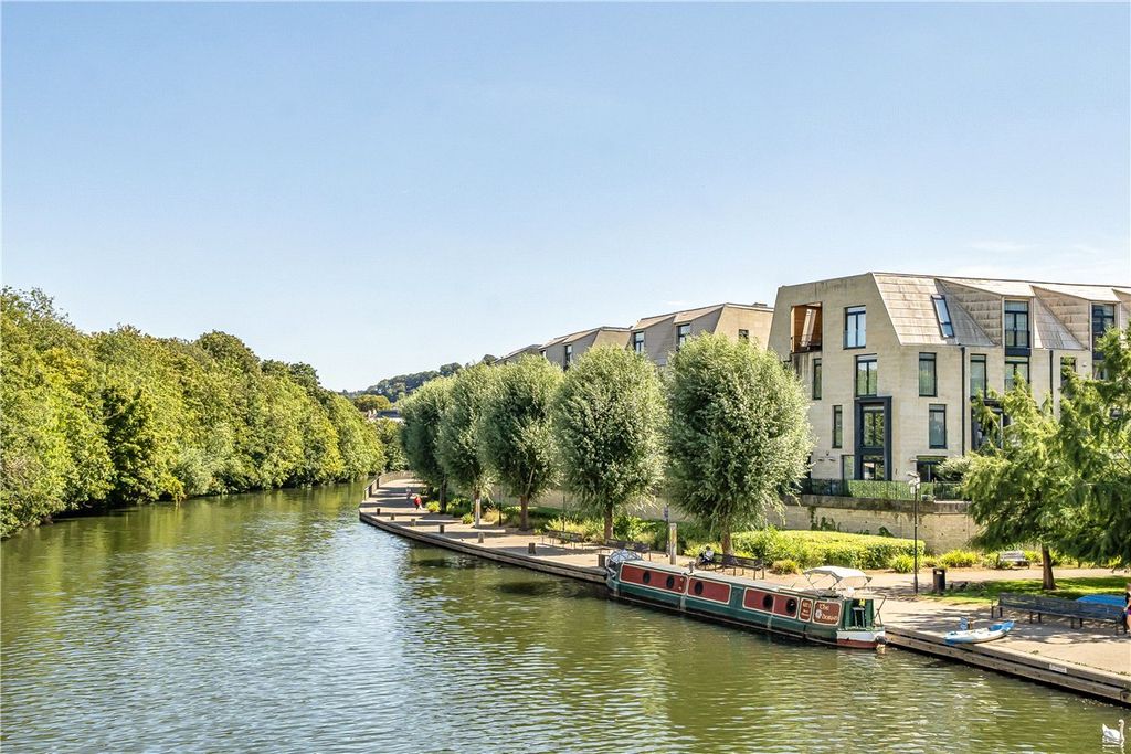 Property photo 1 of 20 Riverside
