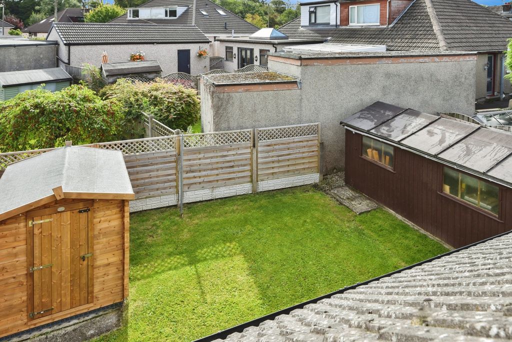 Property photo 3 of 17 Garden View