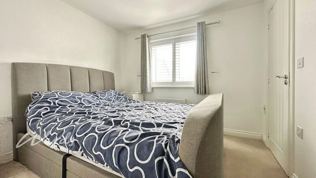 Property photo 3 of 18 Bedroom 1