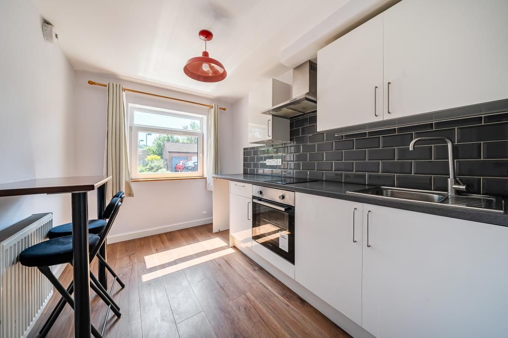 Property photo 3 of 19 Kitchen