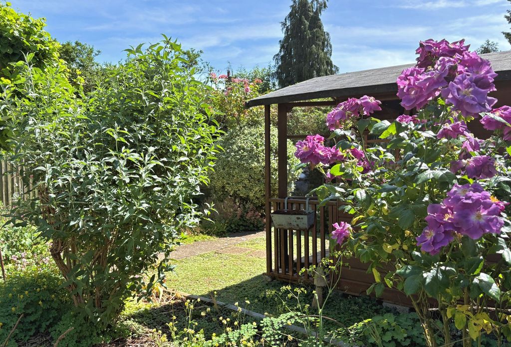 Property photo 2 of 20