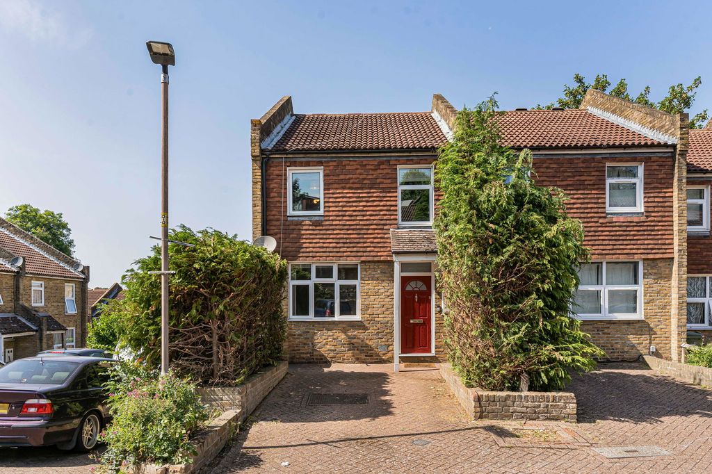 Property photo 1 of 12