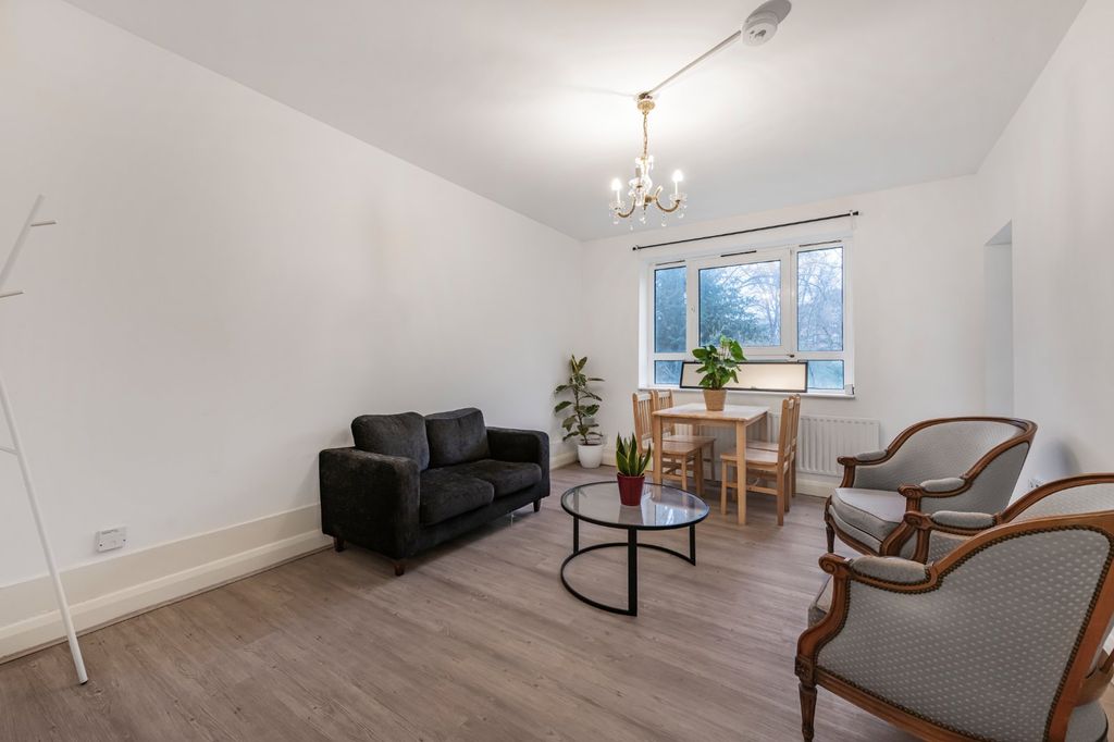 Property photo 3 of 10 Living Room