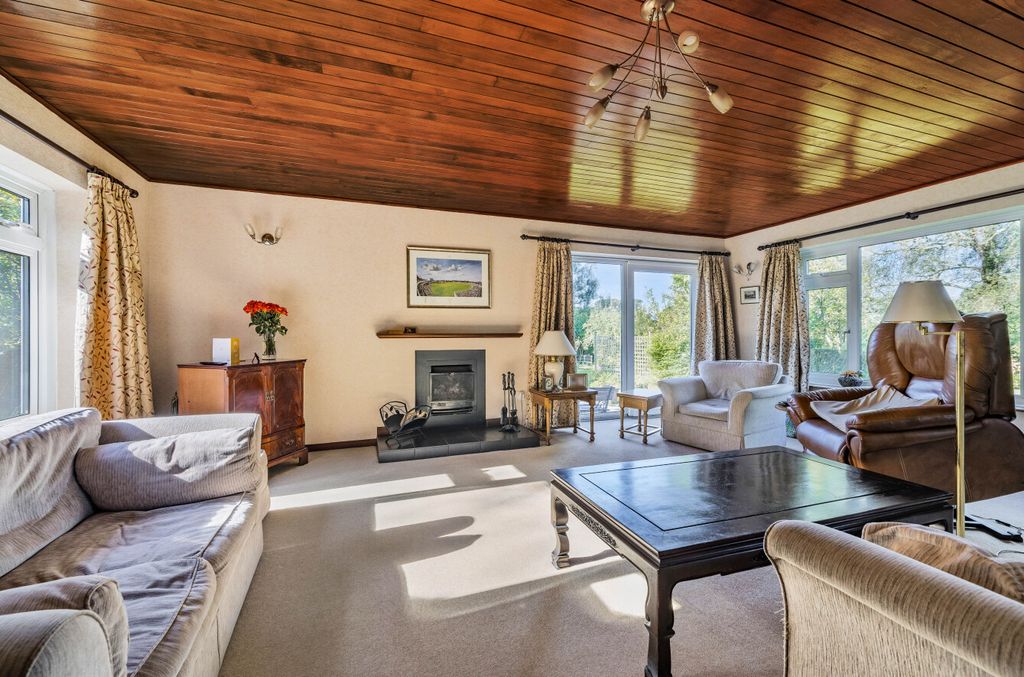 Property photo 2 of 18 Living Room