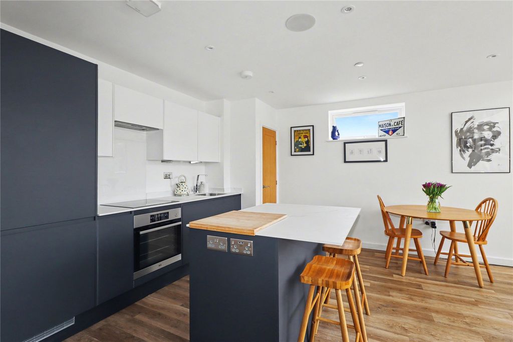 Property photo 3 of 11 Picture No. 22