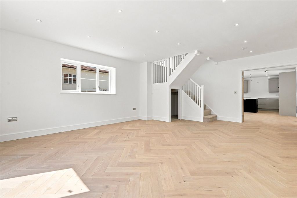 Property photo 3 of 20 Picture No. 02