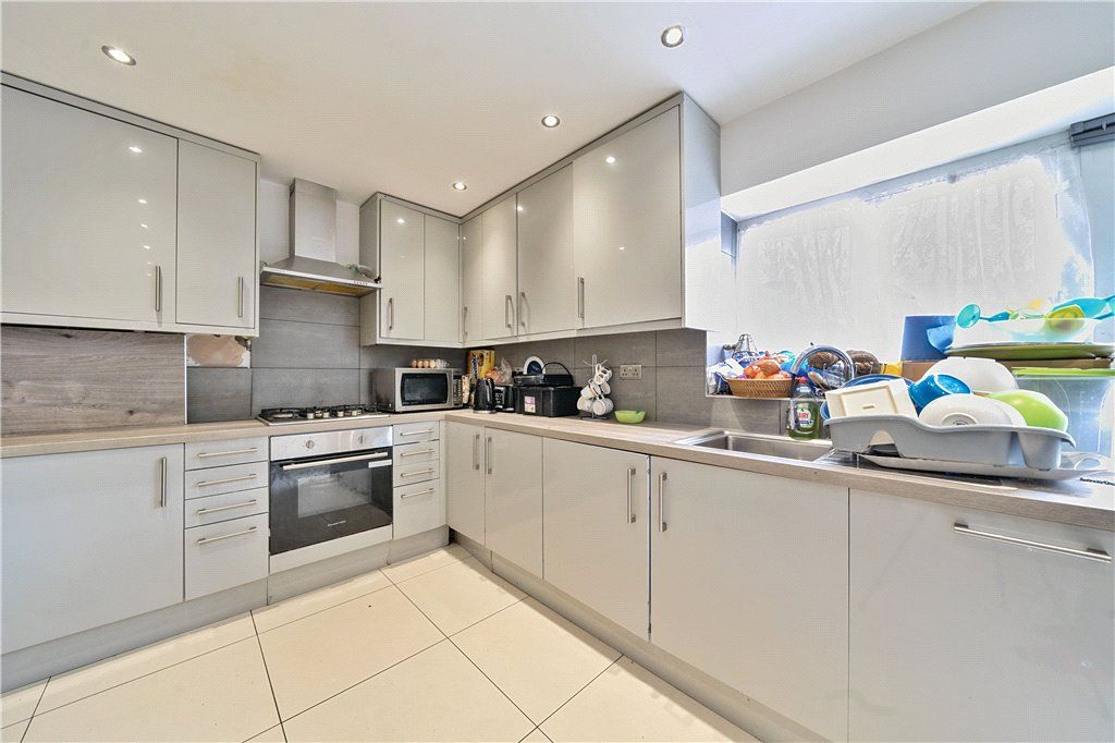 Property photo 2 of 8 Kitchen