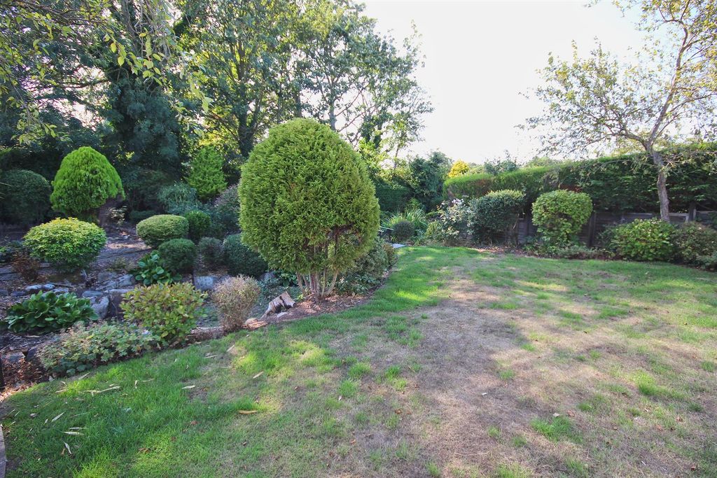 Property photo 3 of 28 Outside