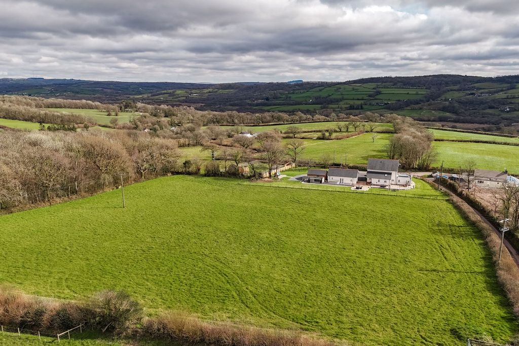 Property photo 2 of 47