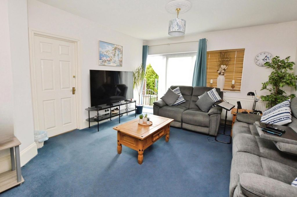 Property photo 2 of 15 Pbox-Img.Jpg