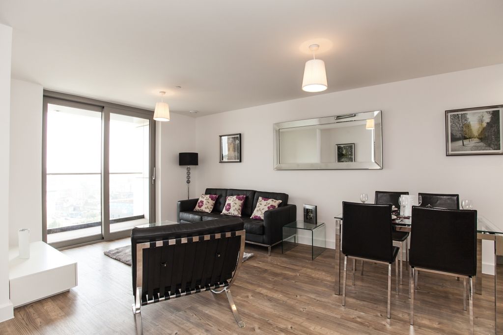 Property photo 1 of 7 Reception