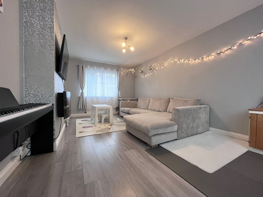 Property photo 3 of 16 Living Room