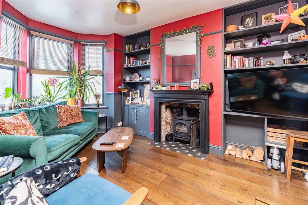 Property photo 3 of 23