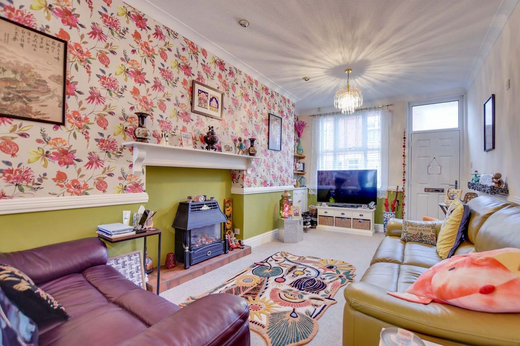 Property photo 3 of 17