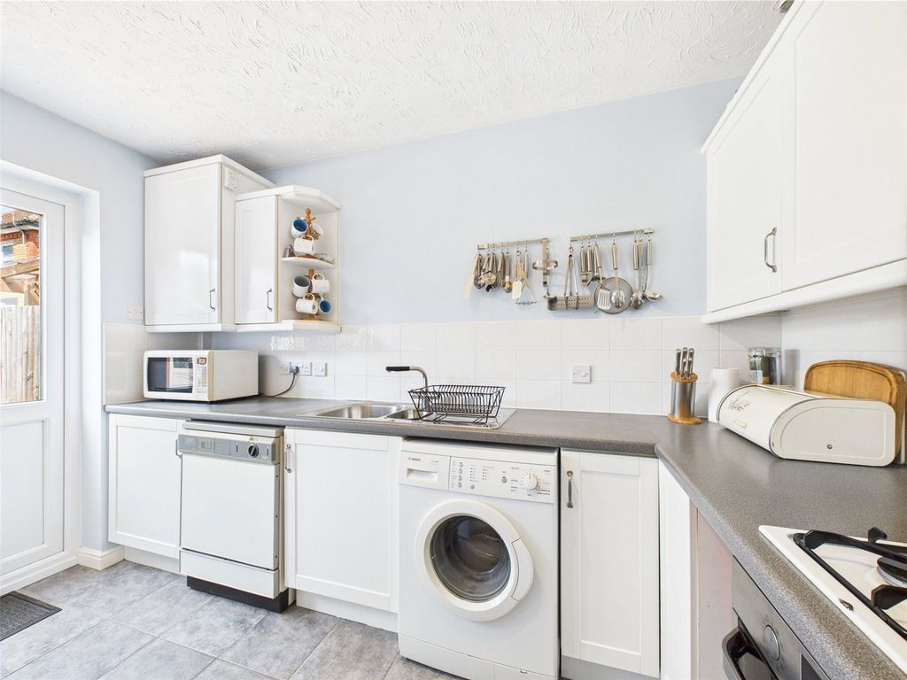 Property photo 3 of 15 Kitchen