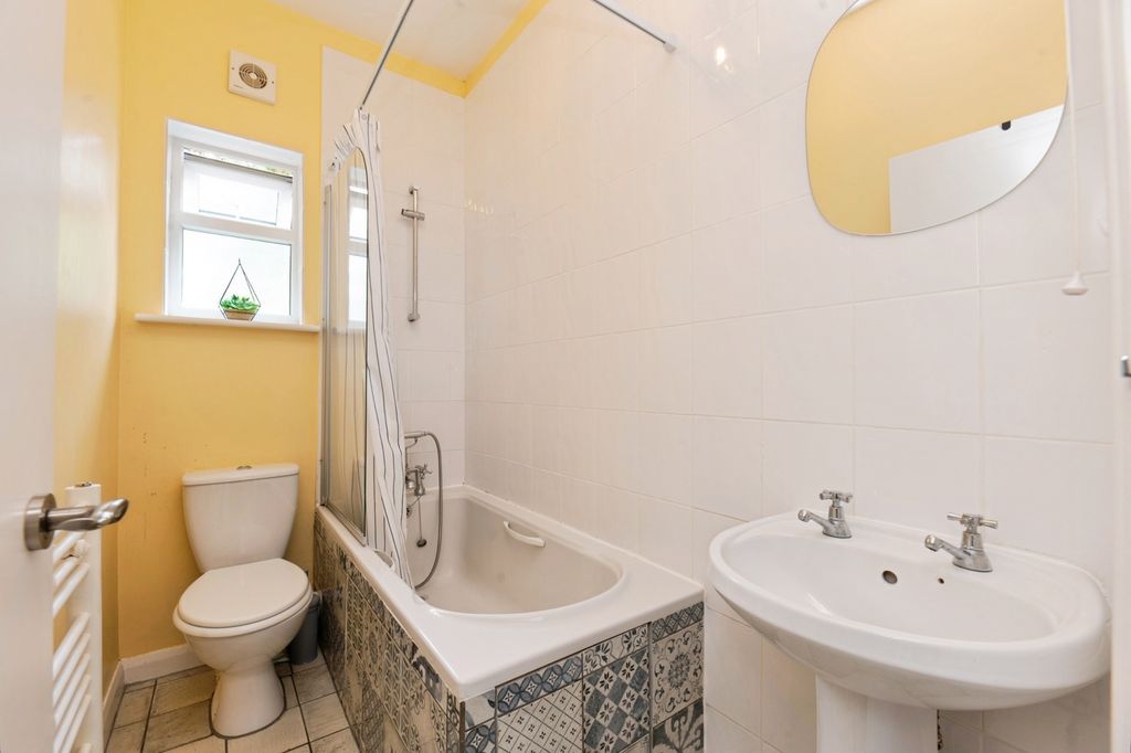 Property photo 3 of 16 Photo