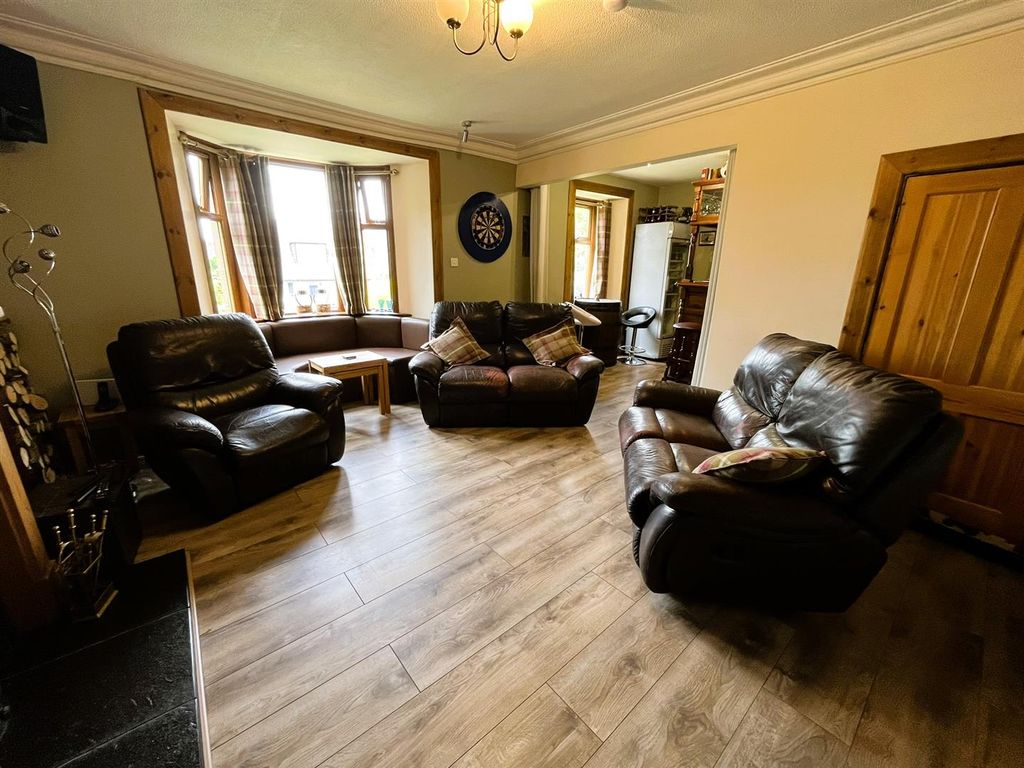 Property photo 2 of 28 Lounge