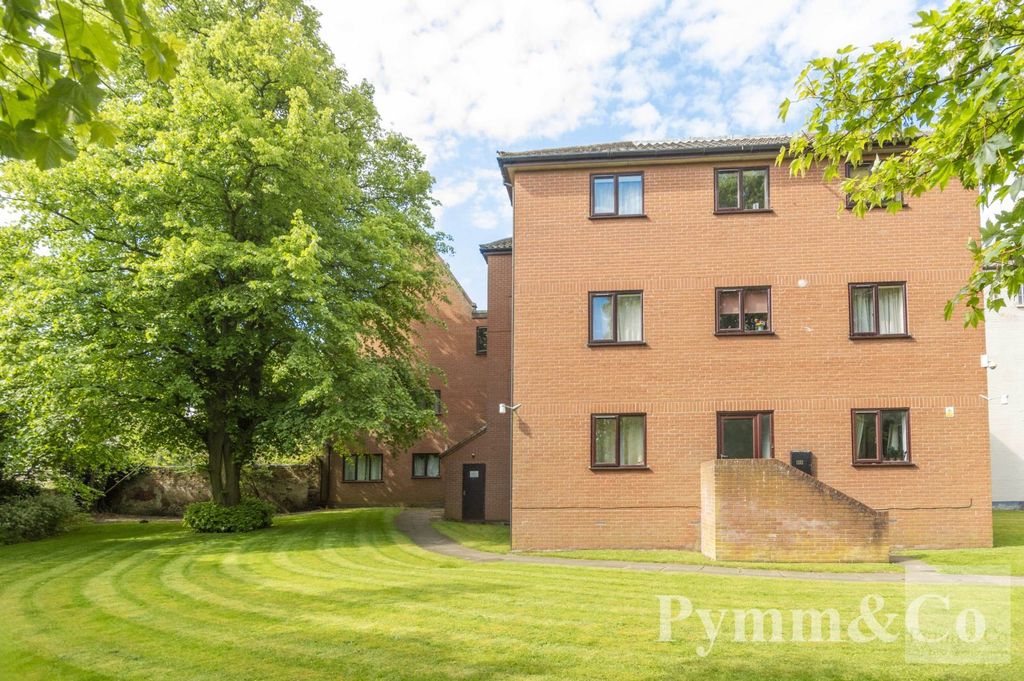 Property photo 1 of 5
