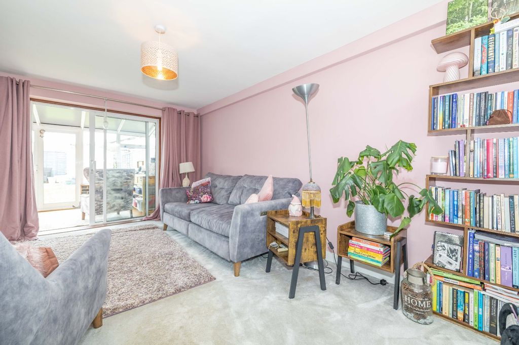 Property photo 2 of 13 Picture 2