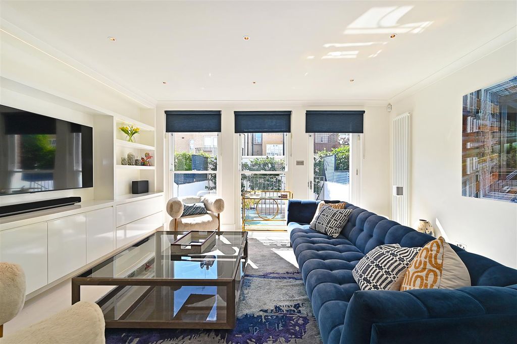Property photo 3 of 24 28-Shawfield-Street (13).Jpg