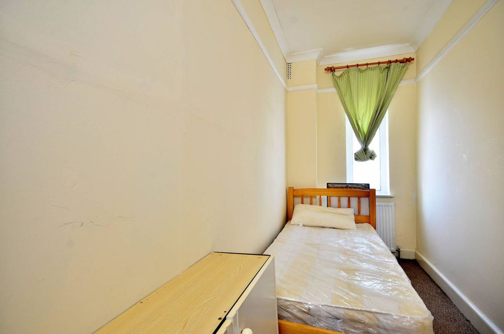 Property photo 3 of 4