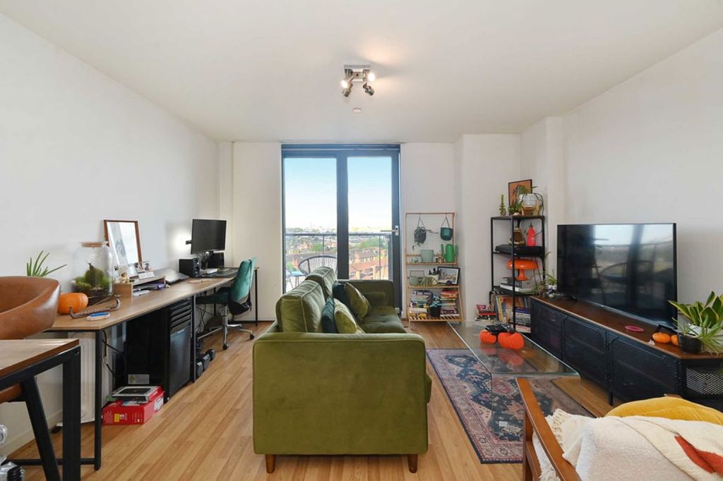 Property photo 2 of 17