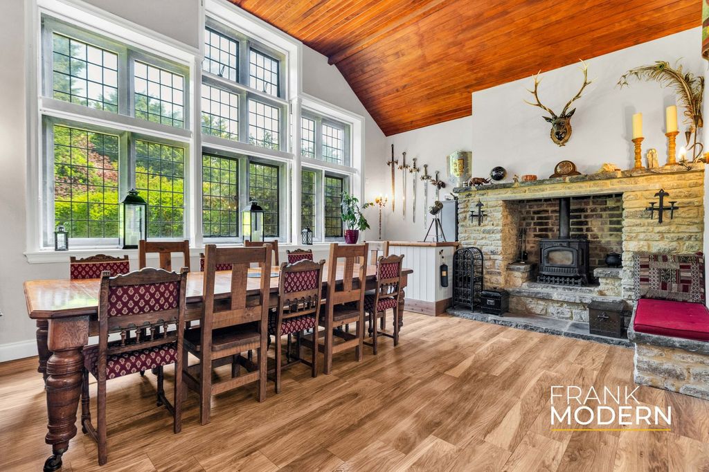 Property photo 2 of 71 Dining Room