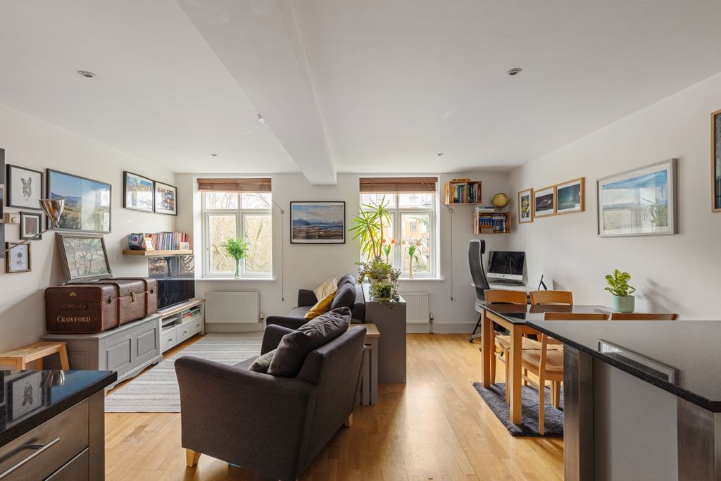 Property photo 2 of 11 094A2197