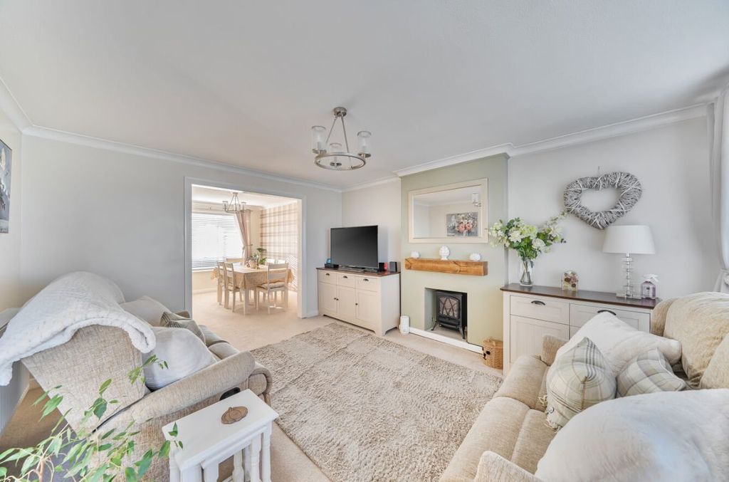 Property photo 2 of 21