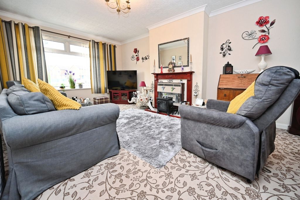 Property photo 3 of 9 Pbox-Img.Jpg