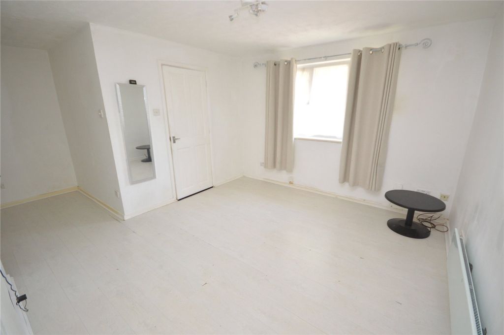Property photo 3 of 6 Picture No. 02