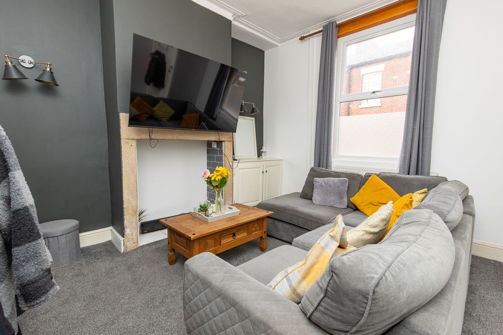 Property photo 2 of 8 Living Room