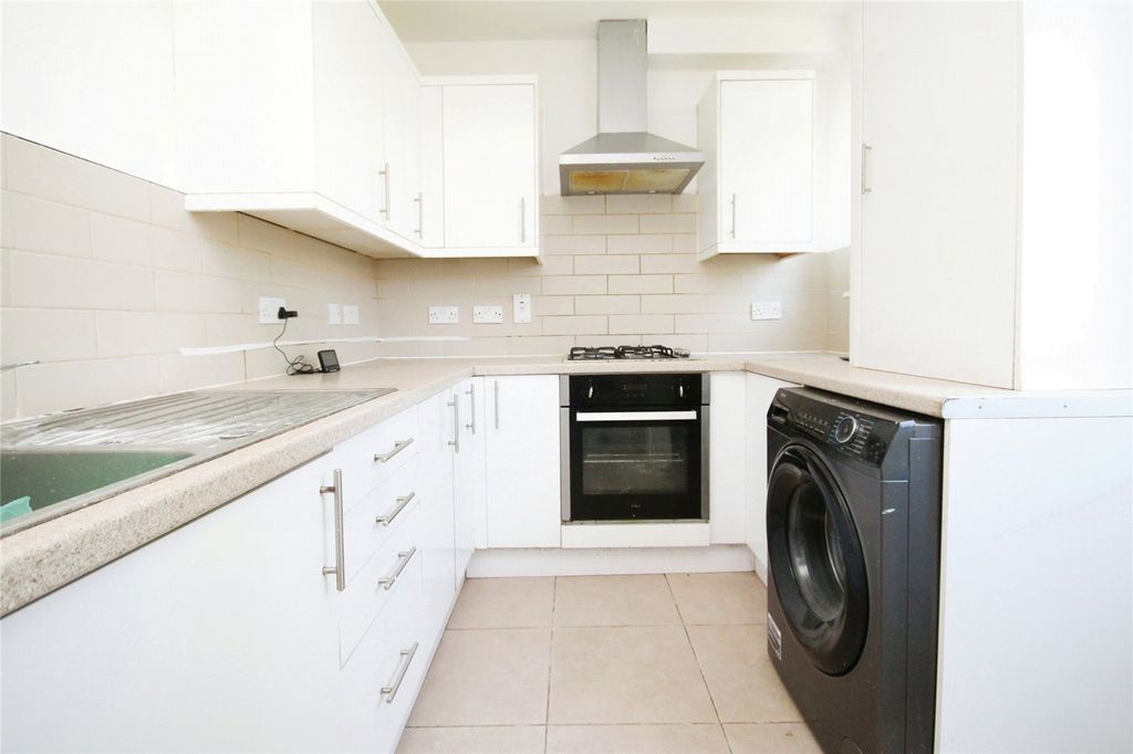 Property photo 1 of 9 Kitchen