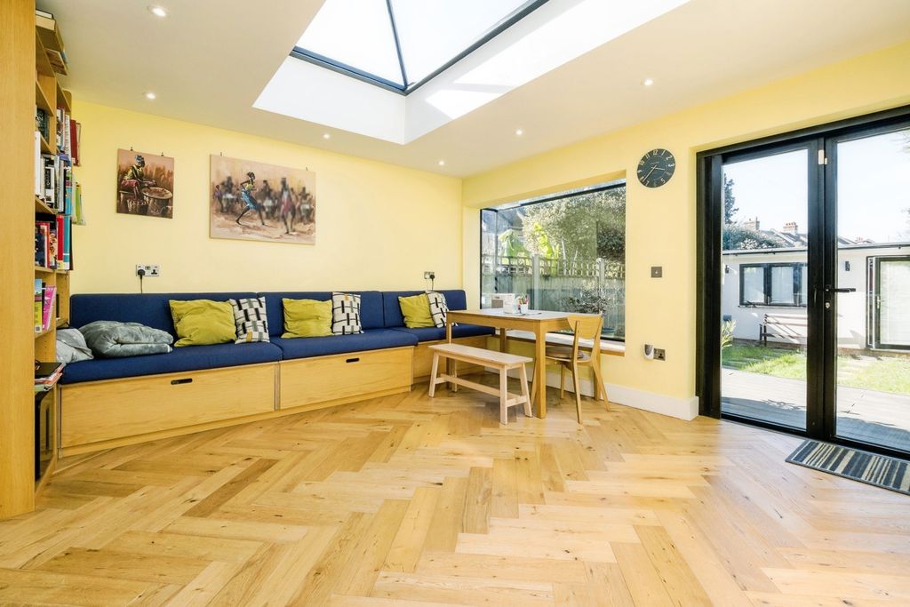 Property photo 3 of 24 Pbox-Img.Jpg