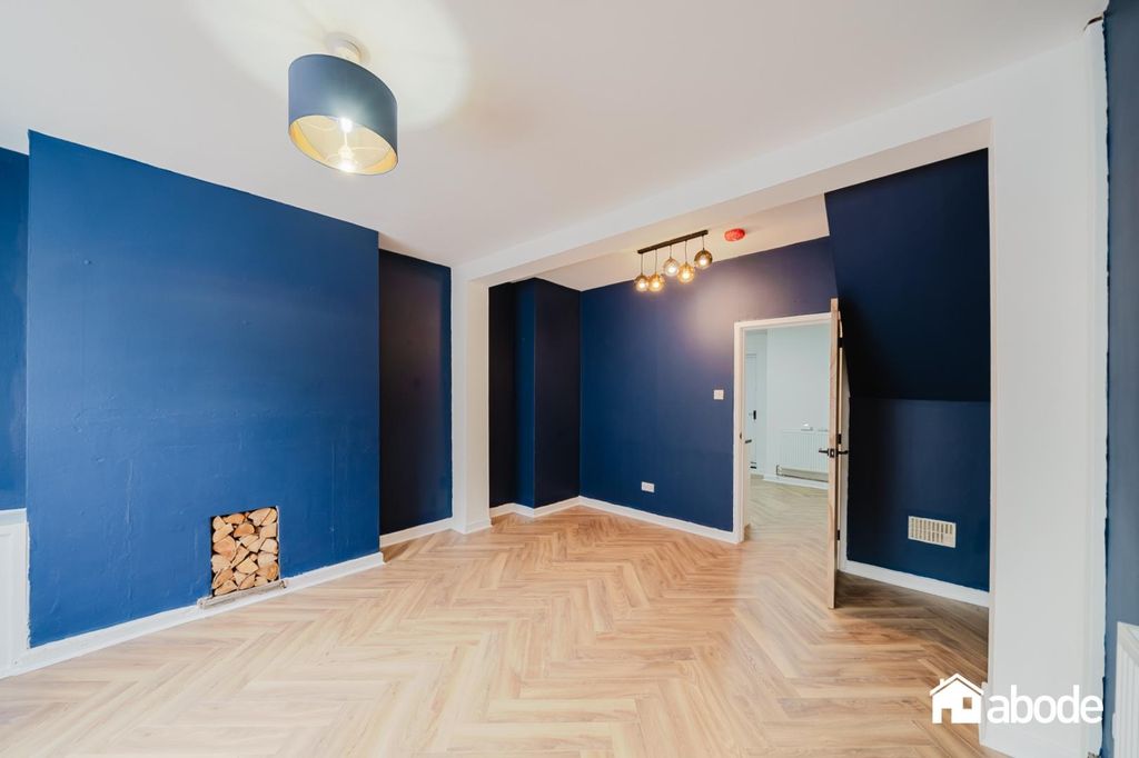 Property photo 2 of 15 Dsc04042-Hdr.Jpg