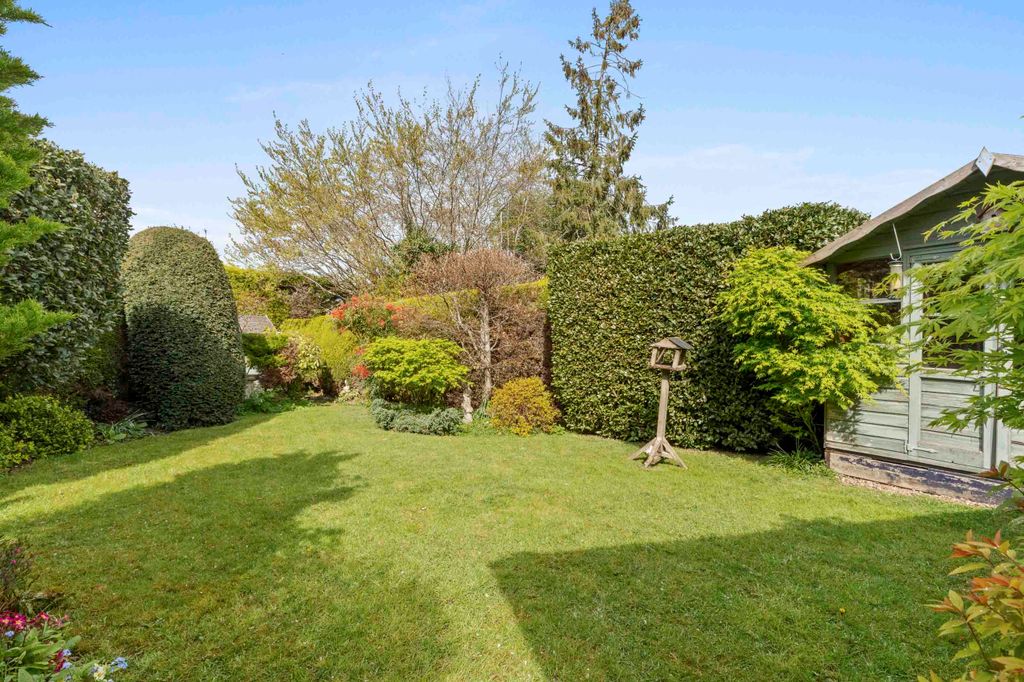 Property photo 2 of 28 Oak Leaves, 27B West Ridge, Sl8 5Bu (Low Res)-3