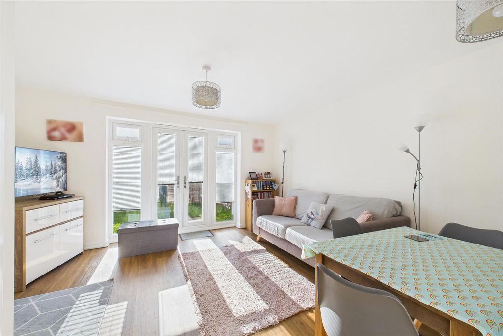 Property photo 3 of 14 Lounge Diner