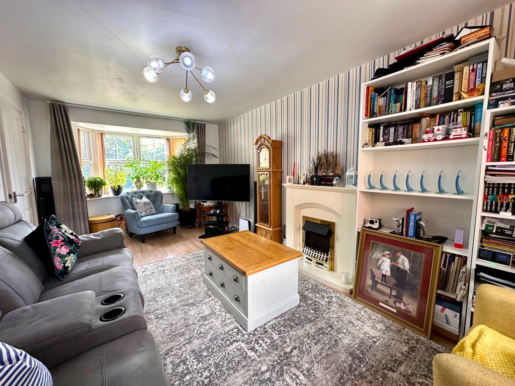 Property photo 3 of 18