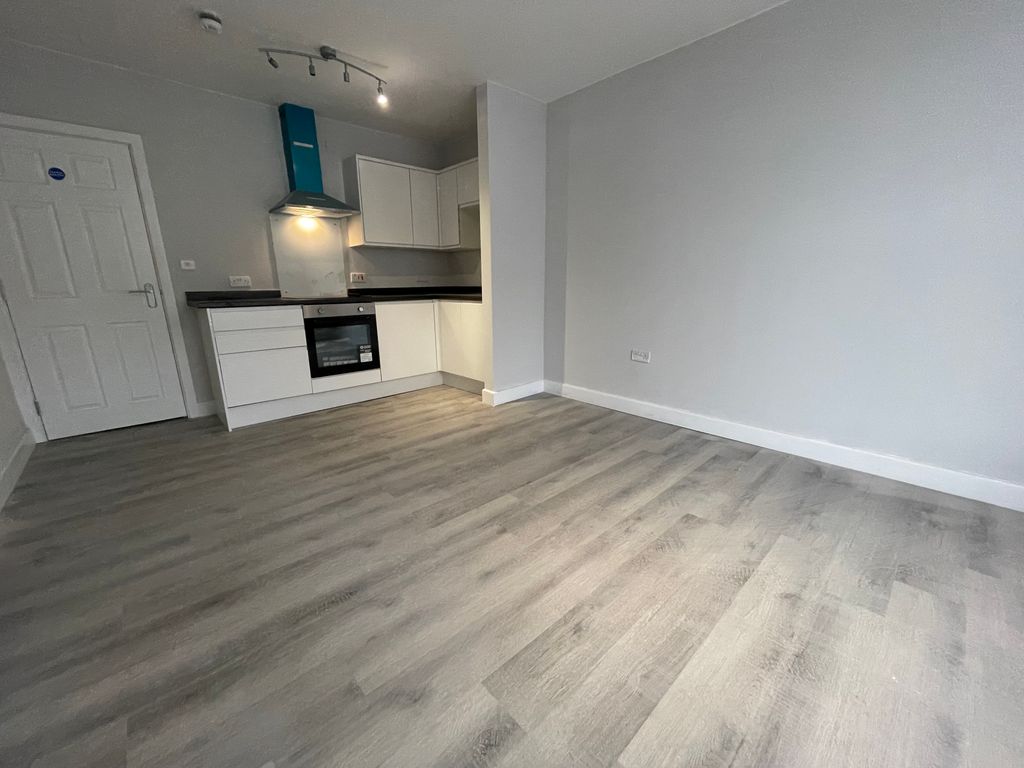 Property photo 3 of 6 Kitchen