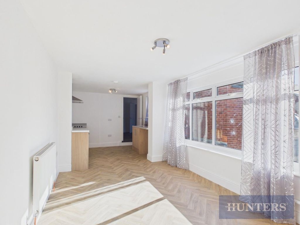 Property photo 3 of 10 Cam03444G0-Pr0167-Still001.Jpg