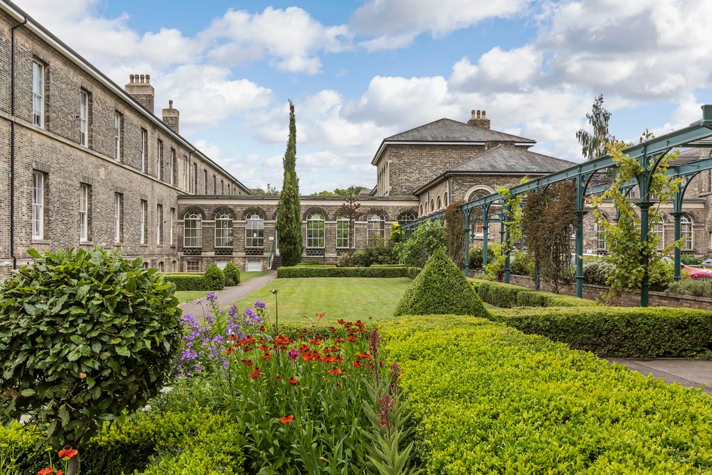 Property photo 2 of 11