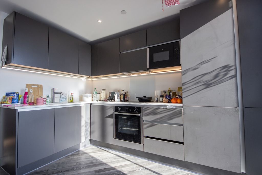 Property photo 3 of 11 9-3