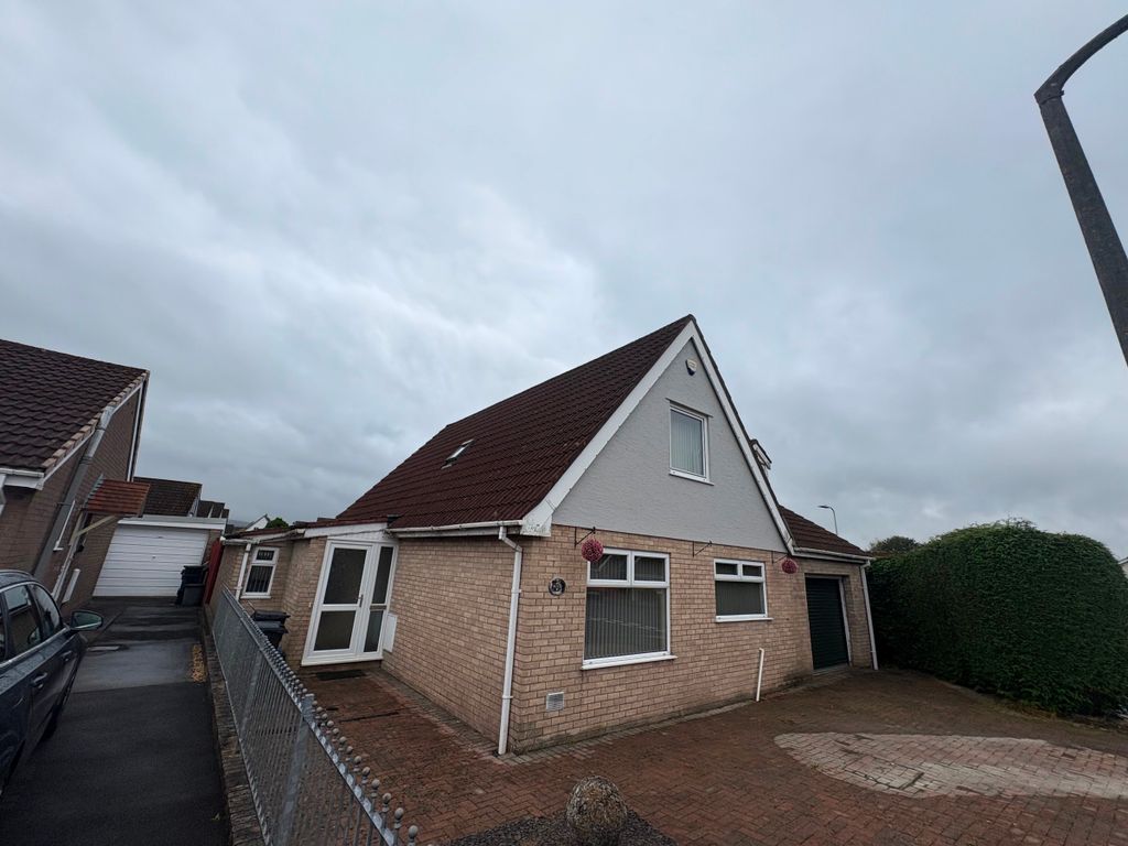 Property photo 2 of 38