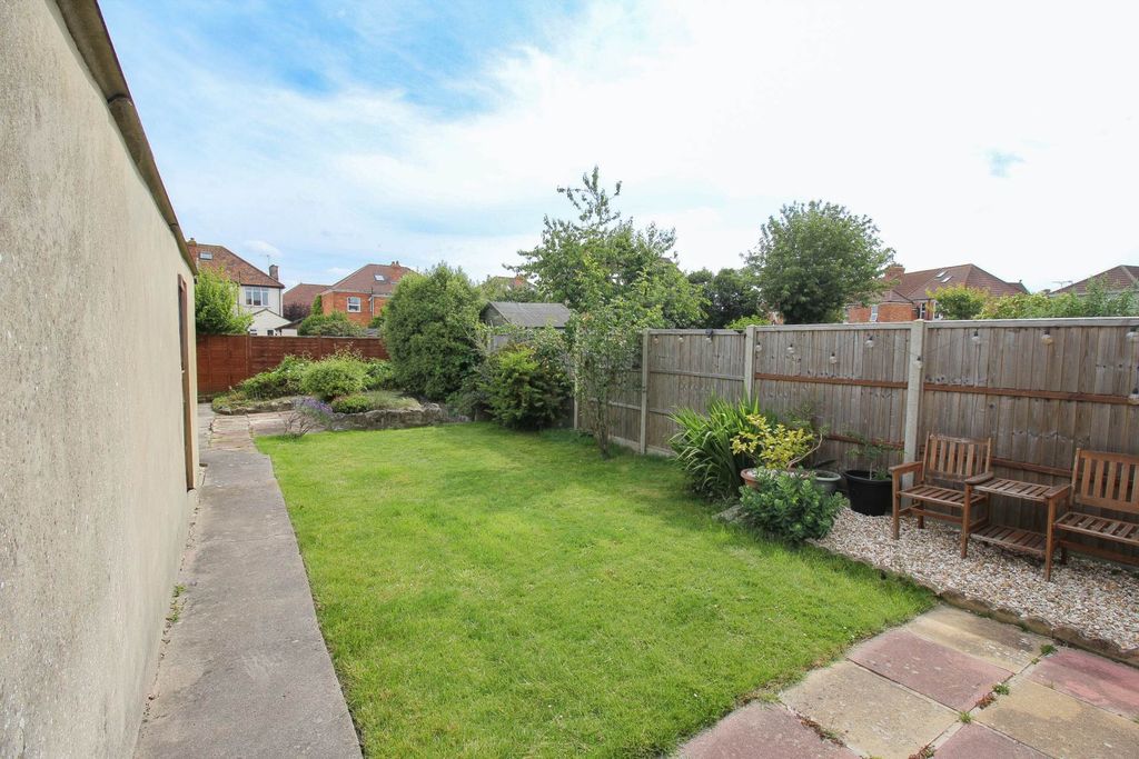 Property photo 2 of 21