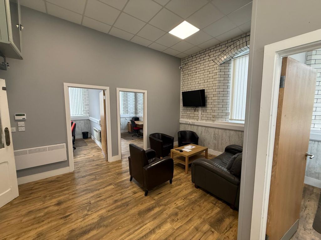 Property photo 3 of 5