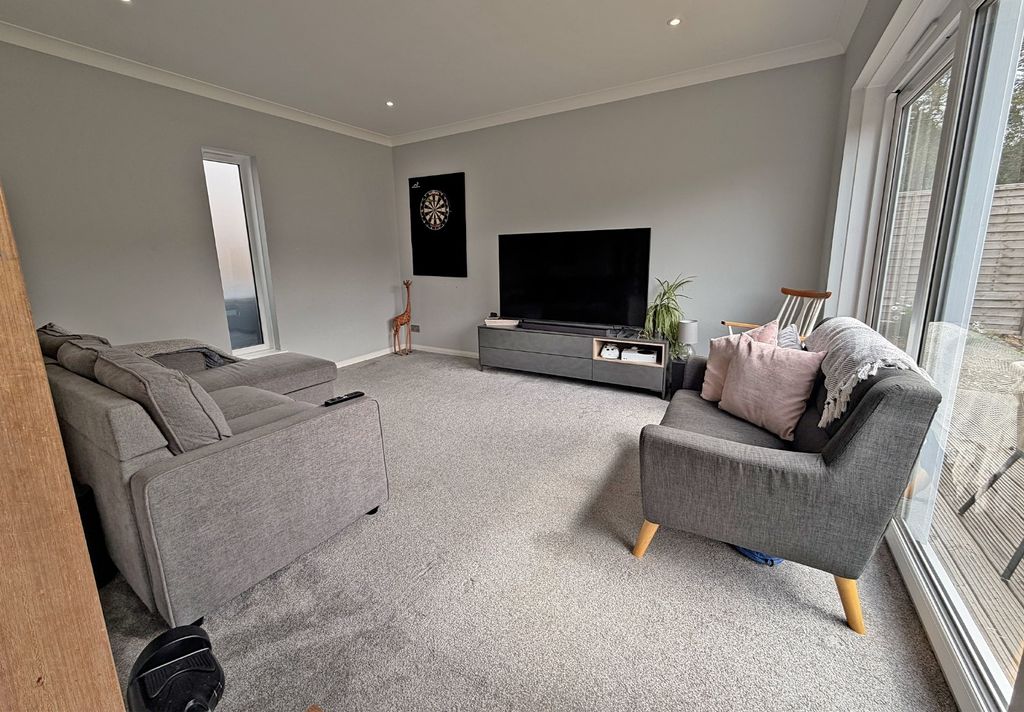 Property photo 3 of 12 5234666