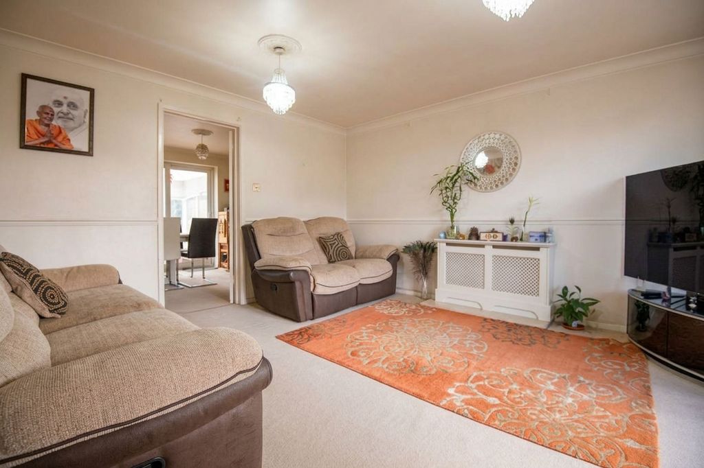 Property photo 3 of 23