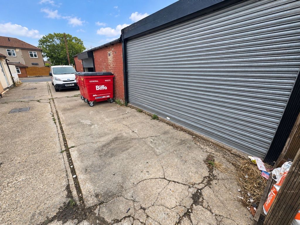 Property photo 3 of 9 Parking Space
